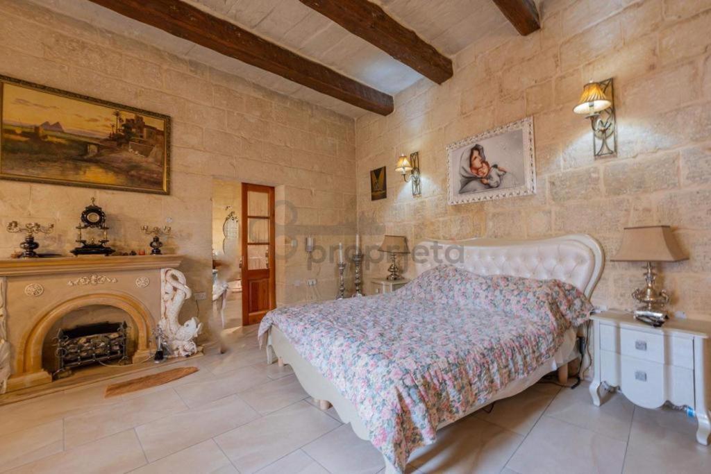 Vintage Farmhouse Qormi Buitenkant foto