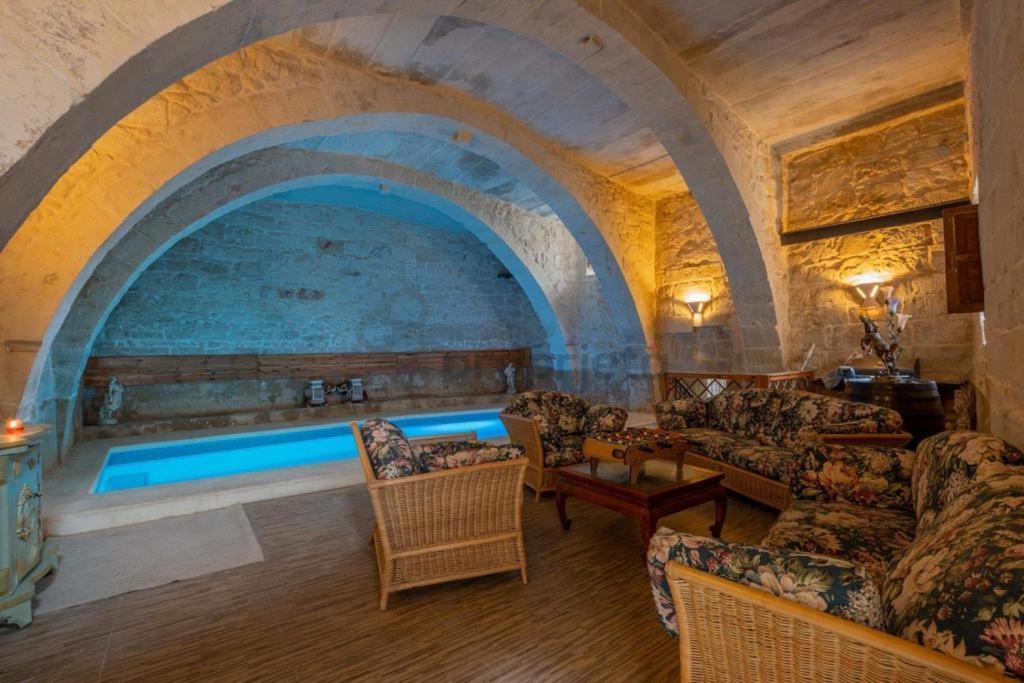 Vintage Farmhouse Qormi Buitenkant foto