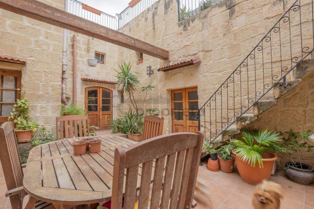 Vintage Farmhouse Qormi Buitenkant foto